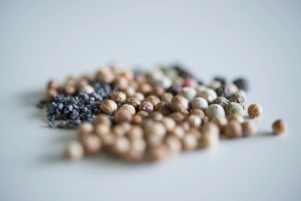 Free seeds and peppercorns image